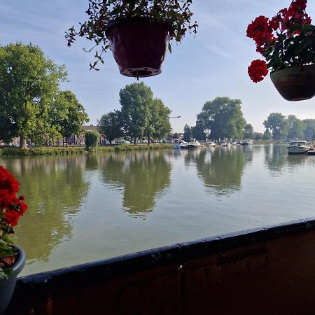 Bed and Breakfast De Logeerboot Dordrecht Exterior foto