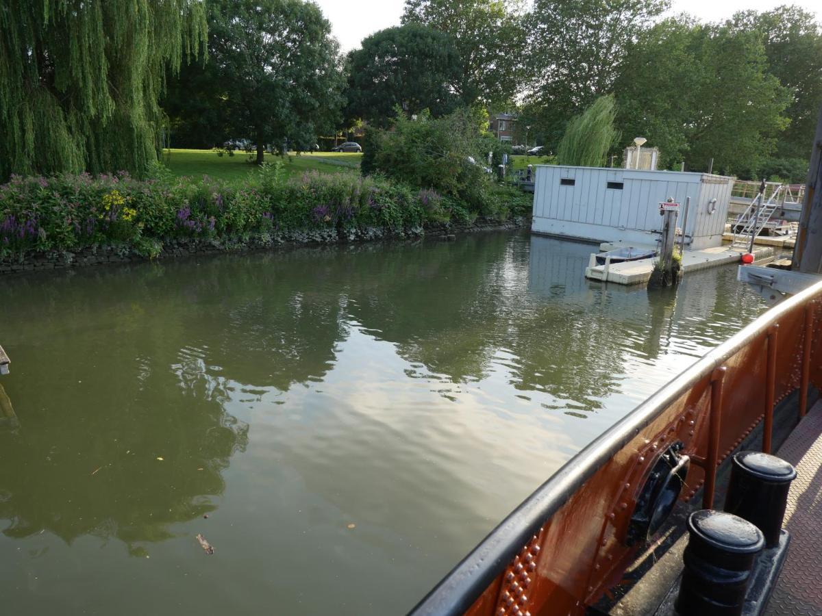 Bed and Breakfast De Logeerboot Dordrecht Exterior foto