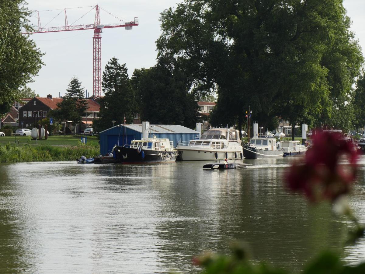 Bed and Breakfast De Logeerboot Dordrecht Exterior foto