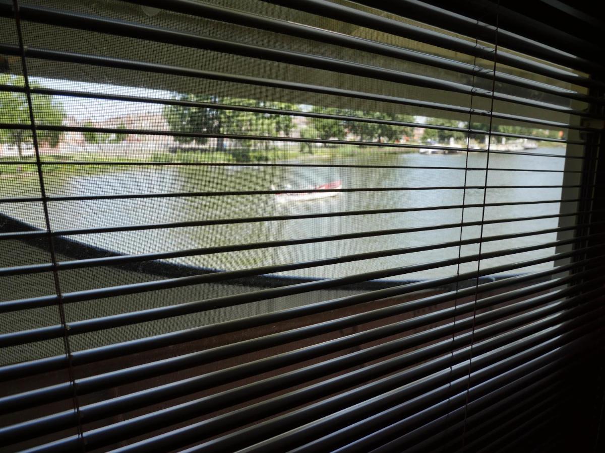 Bed and Breakfast De Logeerboot Dordrecht Exterior foto