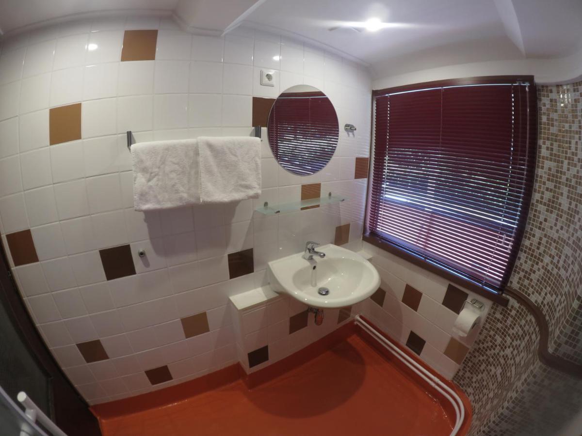 Bed and Breakfast De Logeerboot Dordrecht Exterior foto