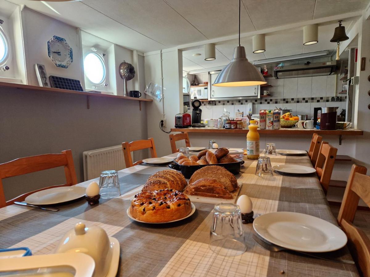 Bed and Breakfast De Logeerboot Dordrecht Exterior foto